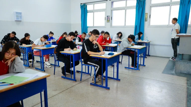 Guide 2026 : Étudier à l&rsquo;étranger après le Bac Marocain (Démarches, Coûts et Destinations)